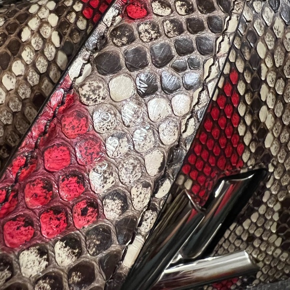 *RARE* Louis Vuitton Twist MM Purse in Red Python - Picture 9 of 16